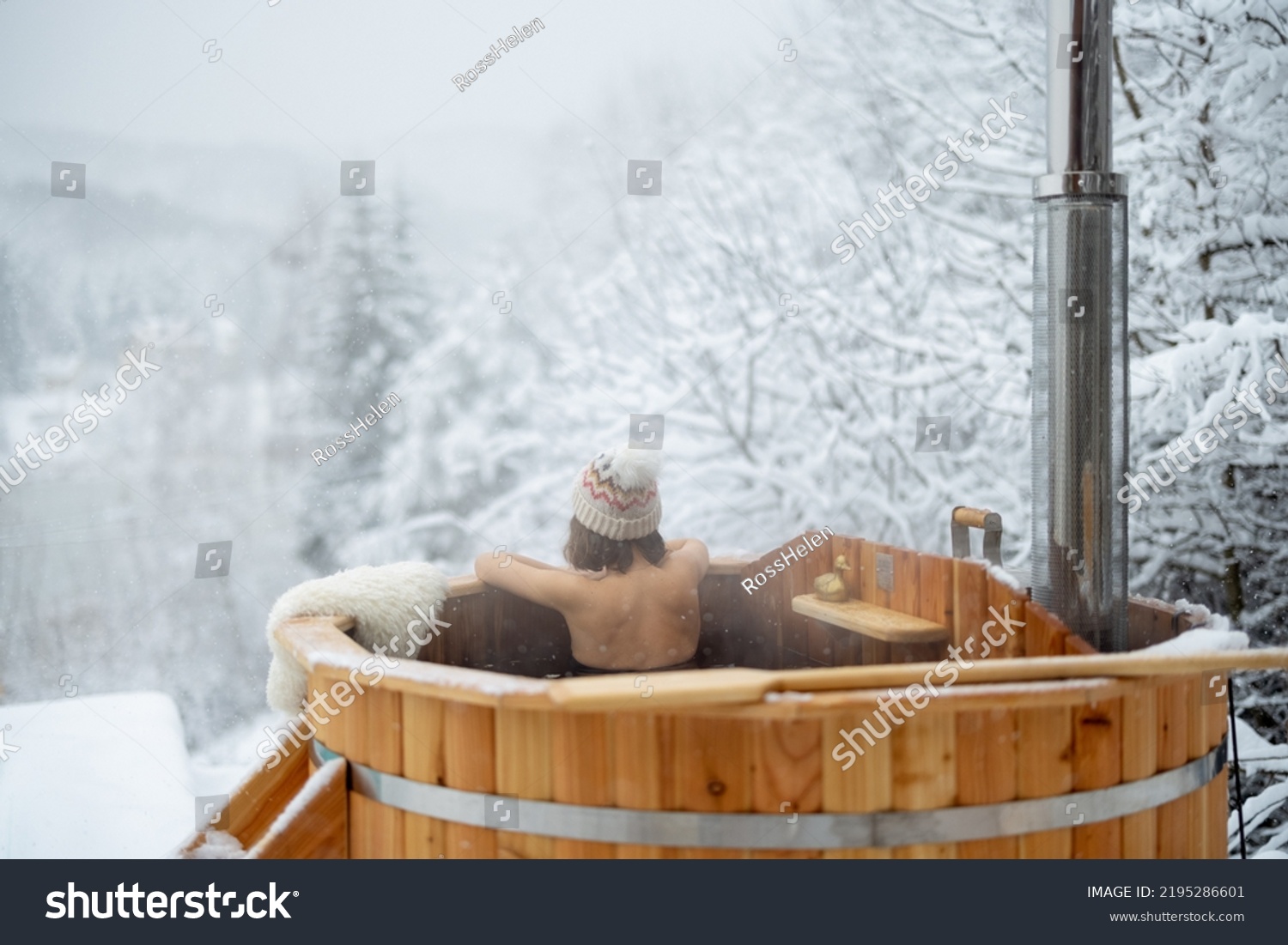 Un bain nordique au feu de bois